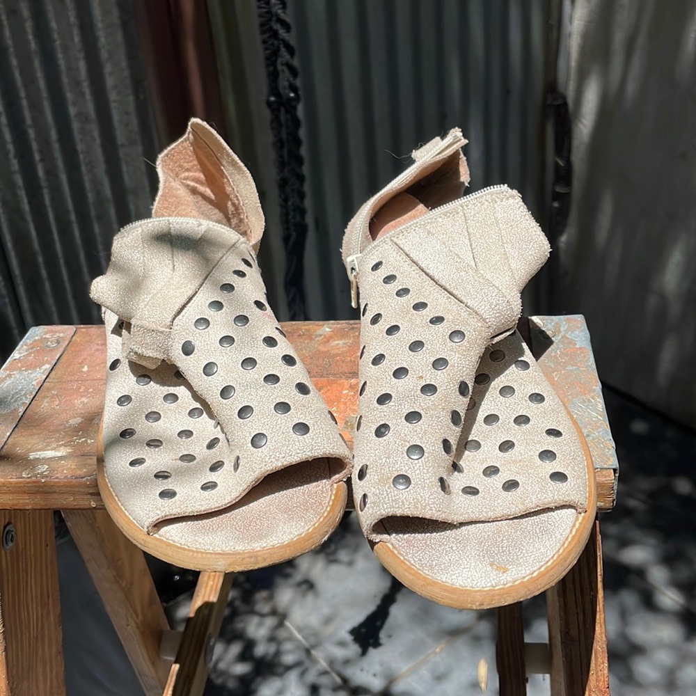 Musse & Cloud • Ailike Studded Peep Toe Bootie